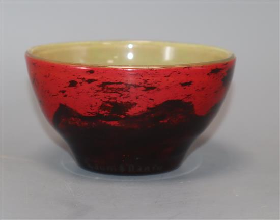 A Daum Nancy lava bowl, signed with Cross of Lorraine diameter 11cm